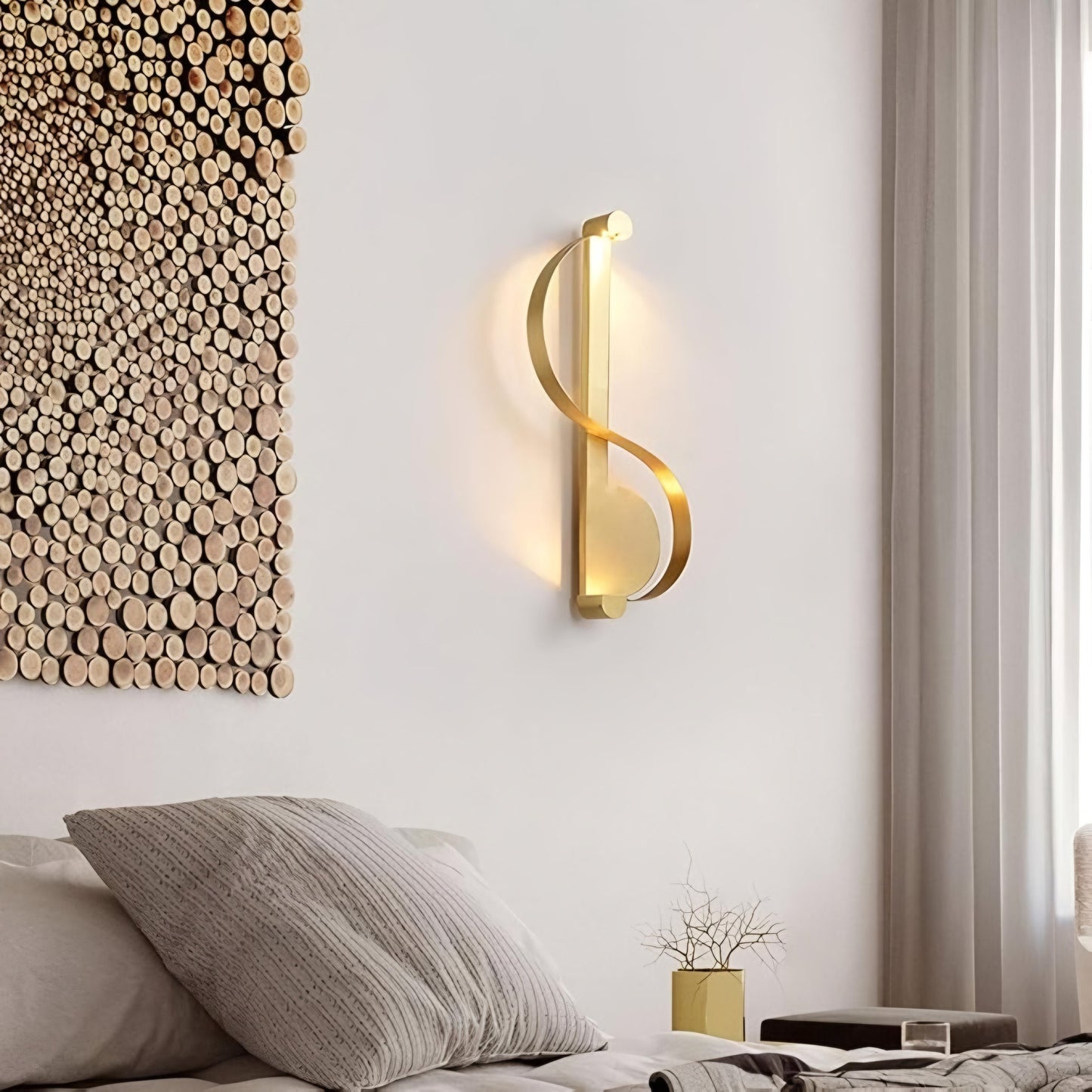 The S wall lamp
